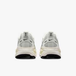 Nike Vomero 18 Summit White/Coconut Milk/Coconut Milk/Black - Image 5