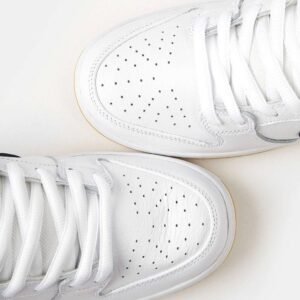 Nike SB Dunk Low White & Gum Light Brown - Image 4